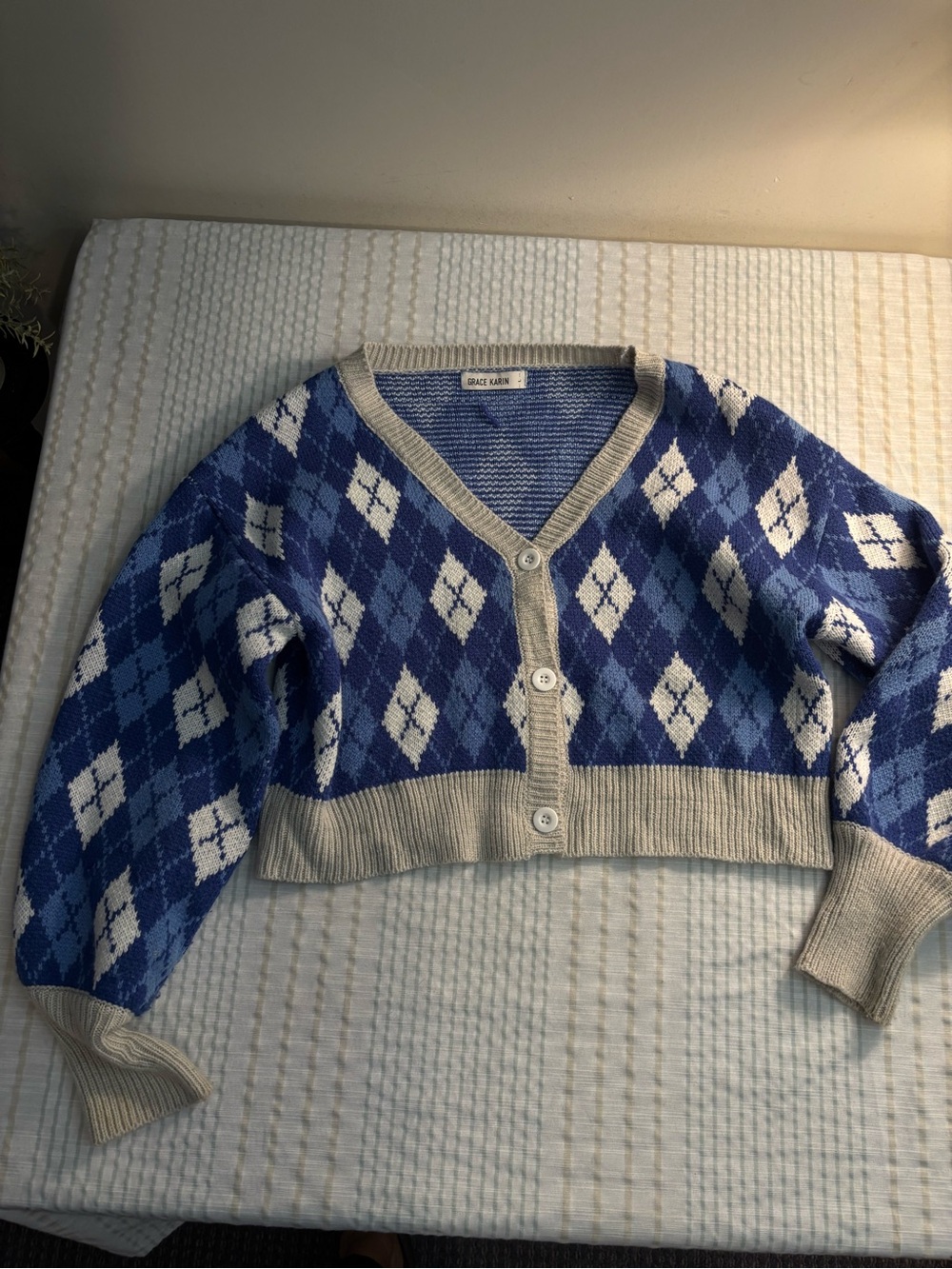 Grace Karin Blue and Cream Argyle Cropped Cardigan Sweater